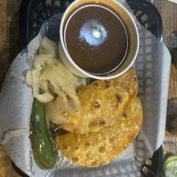 Tacos Los Vales - quesabirria tacos e consommé - Tacos Near Me - Phoenix, Arizona Tacos Los Vales - quesabirria tacos e consommé - Tacos Near Me - Phoenix, Arizona