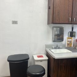 Advanced Dermatology - Inside the room