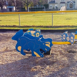 Chisholm Park - Bouncer (doesn't spin)