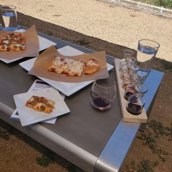 Crystal Hill Vineyard - Wine Tasting Room Near Me - Ramona, California
