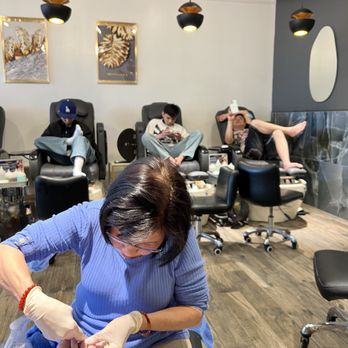 City Nail Spa - employees - Nail Salons Near Me - Suffolk, Virginia