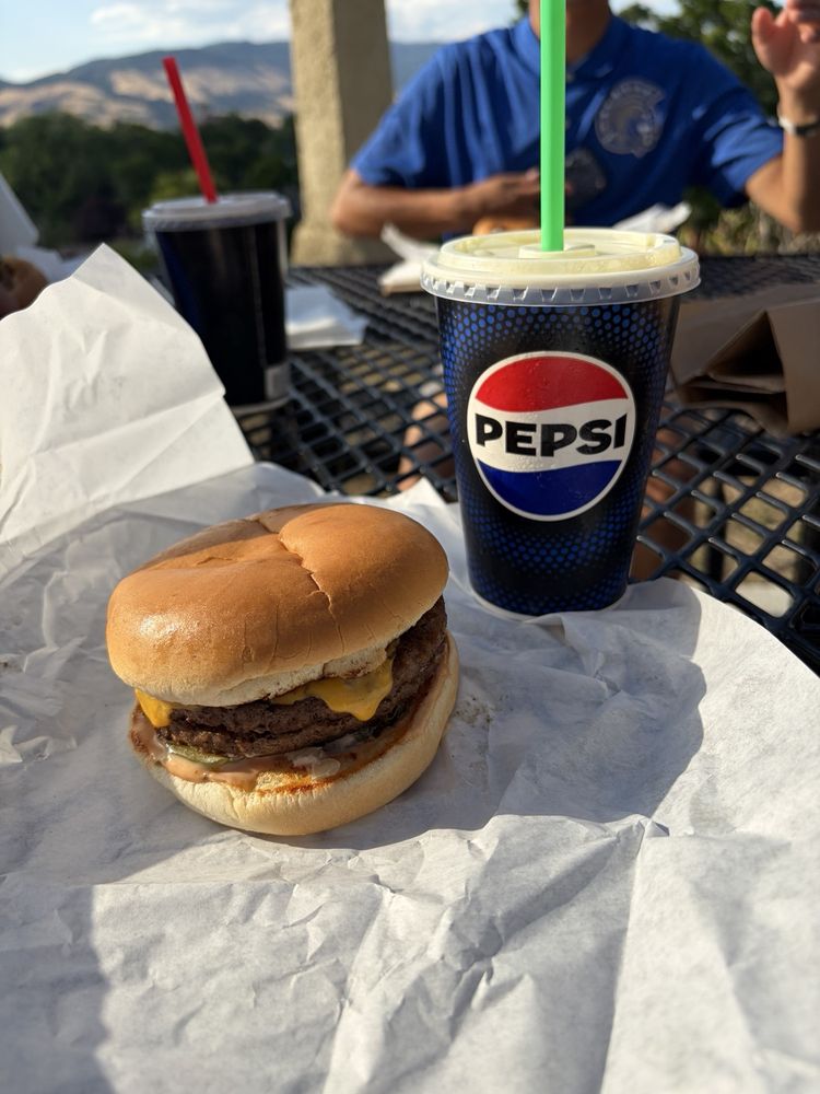 Food from Nells-N-Out