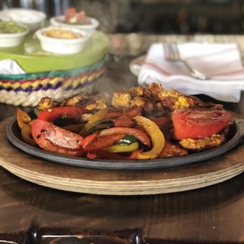 El Camino - Fajitas with chicken - Cocktail Bars Near Me - Delray Beach, Florida El Camino - Fajitas with chicken - Cocktail Bars Near Me - Delray Beach, Florida