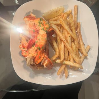 Hook & Anchor - Seafood Near Me - Costa Mesa, California