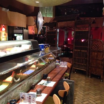 Warakubune Sushi - Interior - Conveyor Belt Sushi Near Me - San Francisco, California Warakubune Sushi - Interior - Conveyor Belt Sushi Near Me - San Francisco, California