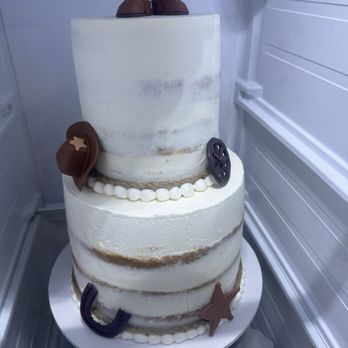 Venice Classic Pastry and Deli - Bakeries Near Me - La Crescenta, California