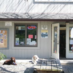 Samalot Marine Inc - Ship's Store with labradors