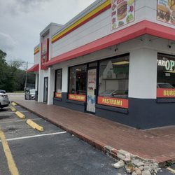 Tony's Famous Pizza - California Burgers