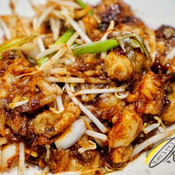 Chi Cafe - 萝卜糕 turnip cake, good taste, poor stir fry skill. soggy and dripping with oil. - Hong Kong Style Cafe Near Me - Chicago, Illinois
