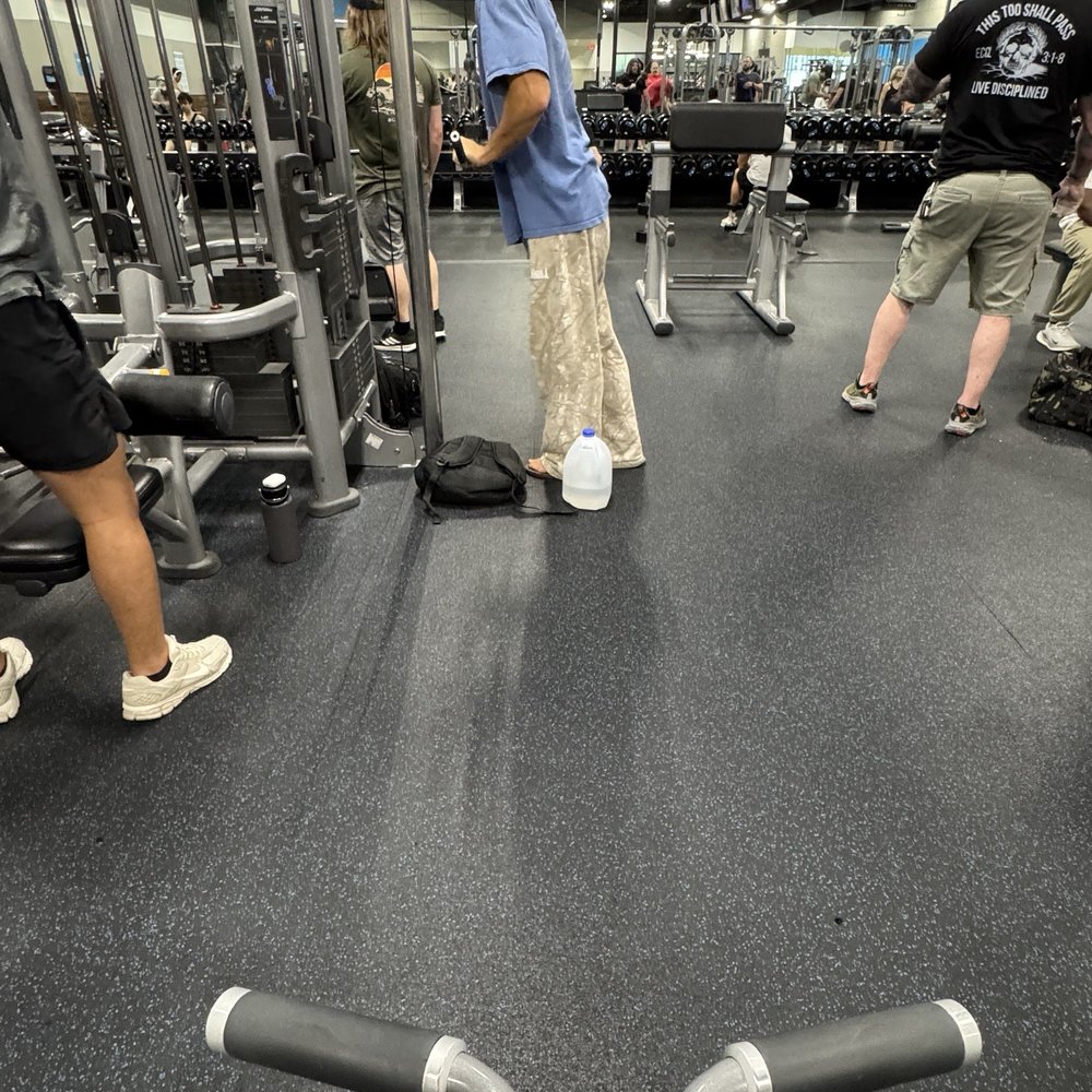 EōS Fitness - A looser working out with FLIP FLOPS - Gyms Near Me - Phoenix, Arizona EōS Fitness - A looser working out with FLIP FLOPS - Gyms Near Me - Phoenix, Arizona