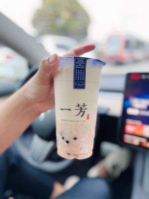 Yifang Taiwan Fruit Tea by null