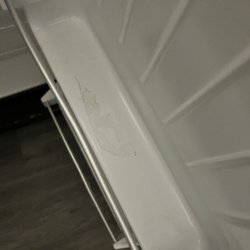 Fairway Inn - Dirty fridge