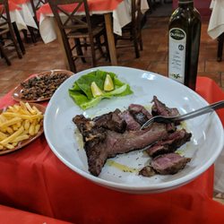 Il Garfagnino - Florentine steak with side of patata and Tuscany beans