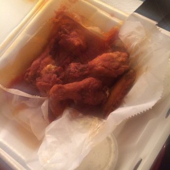 Big Bite Pizza - Mild wings; good. Blurry camera. - Pizza Near Me - Alexandria, Virginia
