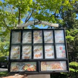 a sign for taco bell a sign for taco bell
