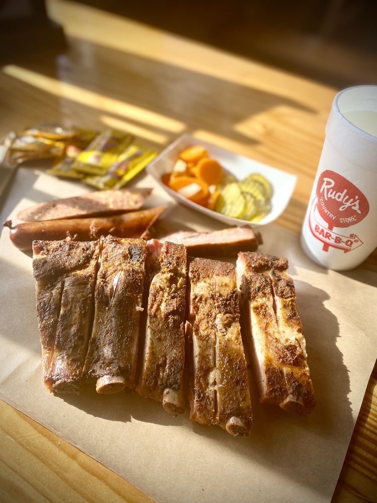 Rudy's "Country Store" and Bar-B-Q
