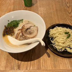 一風堂 - BBQ pork ramen with extra noodles
