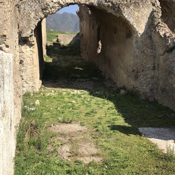 Anfiteatro Romano - Landmarks & Historical Buildings Near Me - Avella, AV