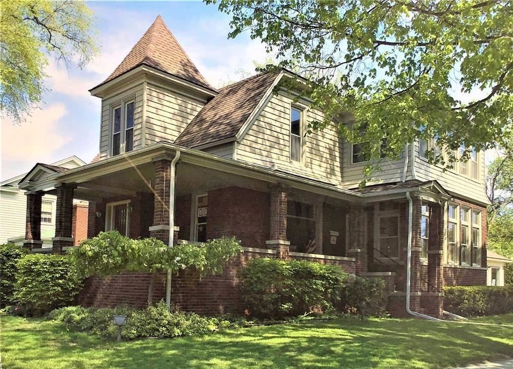 TAX RETURN PREPARATION & FILING Request Consultation 402 W Grand