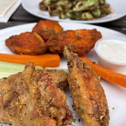 Cooper Mountain Ale Works - Buffalo wings.