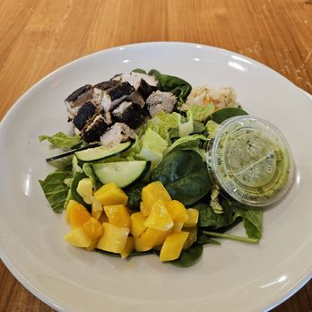 Green Tomato Cafe - Jerk chicken salad - Cafes Near Me - Chicago, Illinois Green Tomato Cafe - Jerk chicken salad - Cafes Near Me - Chicago, Illinois