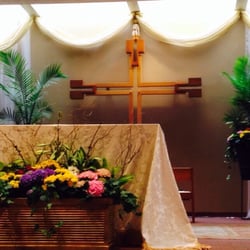 Holy Name of Jesus In Medina - Easter flowers