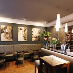 Roy's Restaurant