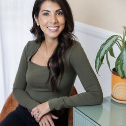Natural Harmony Reproductive Health - Dr. Erin Sandoval, DACM, LAc, FABORM. Fertility + reproductive health acupuncturist.