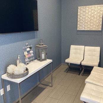 Omar the Barber - Lounge Area - Barbers Near Me - Mission Viejo, California Omar the Barber - Lounge Area - Barbers Near Me - Mission Viejo, California