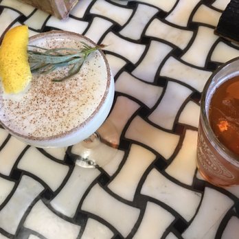 School House Pub - Drinks and the bar - Pubs Near Me - Austin, Texas School House Pub - Drinks and the bar - Pubs Near Me - Austin, Texas