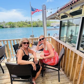 Pop's Sunset Grill - Seafood Near Me - Nokomis, Florida