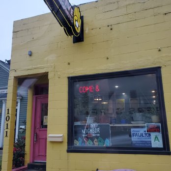 Hi-Five Doughnuts - Blink & you'll miss it - storefront - Donuts Near Me - Louisville, Kentucky Hi-Five Doughnuts - Blink & you'll miss it - storefront - Donuts Near Me - Louisville, Kentucky