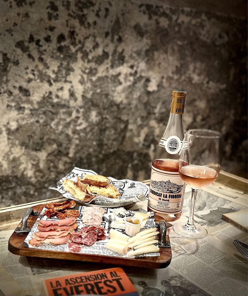 Espai Quera Llibres i platillos