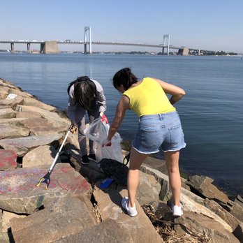 Little Bay Park - Mom and sis cleaning up the park with other volunteers - Parks Near Me - Bayside, New York