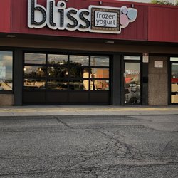 Bliss Frozen Yogurt - Exterior