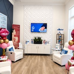 Waiting room at Refresh - Aesthetics & Wellness in Jupiter. Medspa in FL for Aesthetics & Wellness services like weight loss, Botox, & laser