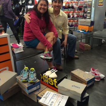 Road Runner Sports - Shoe Stores Near Me - Concord, California Road Runner Sports - Shoe Stores Near Me - Concord, California