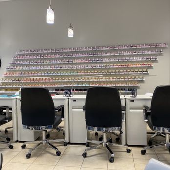Elemi Nails & Spa - Salon - Nail Salons Near Me - Lincoln, Nebraska