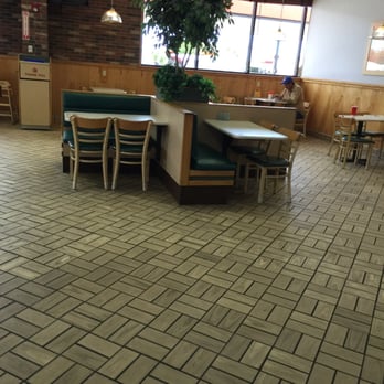 Wendy's - Seating area - Burgers Near Me - Dallas, Texas Wendy's - Seating area - Burgers Near Me - Dallas, Texas