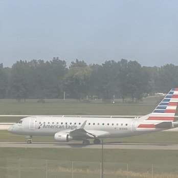 Hampton Inn Columbus-Airport - American eagle plane on the runway at John Glenn airport. - Hotels Near Me - Columbus, Ohio Hampton Inn Columbus-Airport - American eagle plane on the runway at John Glenn airport. - Hotels Near Me - Columbus, Ohio