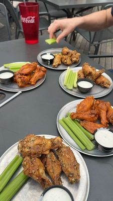 Pluckers Wing Bar by null