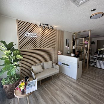 Diva Nails - This is the seating area for clients - Nail Salons Near Me - Metairie, Louisiana Diva Nails - This is the seating area for clients - Nail Salons Near Me - Metairie, Louisiana