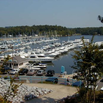 Safe Harbor Aqua Yacht - Beautiful day at Aqua Yacht Harbor. - Boating Near Me - Iuka, Mississippi Safe Harbor Aqua Yacht - Beautiful day at Aqua Yacht Harbor. - Boating Near Me - Iuka, Mississippi