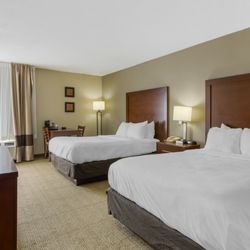Comfort Inn Blacksburg University Area - Guest room with 2 double beds