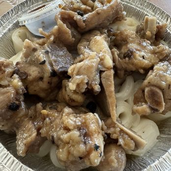 Beacon B.B.Q. - Spareribs on rice noodle - Barbeque Near Me - Seattle, Washington