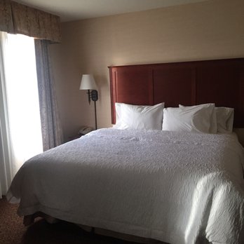 Hampton Inn & Suites West Bend - King Room Bed - Hotels Near Me - West Bend, Wisconsin