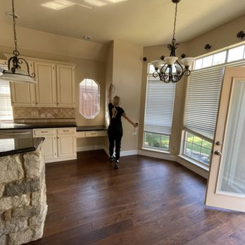 Swayde Cleaning Services - One of our amazing employees performing a deep clean - Home Cleaning Near Me Swayde Cleaning Services - One of our amazing employees performing a deep clean - Home Cleaning Near Me