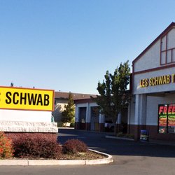 Les Schwab Tire Center
