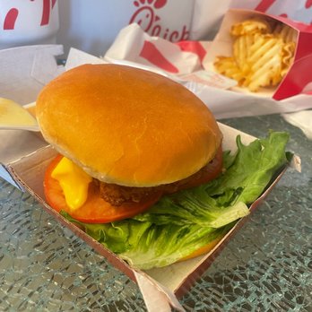 Chick-fil-A - Chicken sandwich - Salad Near Me - Palm Desert, California Chick-fil-A - Chicken sandwich - Salad Near Me - Palm Desert, California