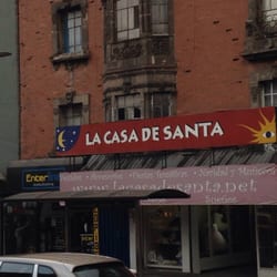 La Casa de Santa - La casa de santa con muchas opciones de vestidos de fiesta.
